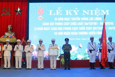 Cảnh sát PCCC tỉnh Thanh Hóa nhận Huân chương Chiến công hạng Nhì