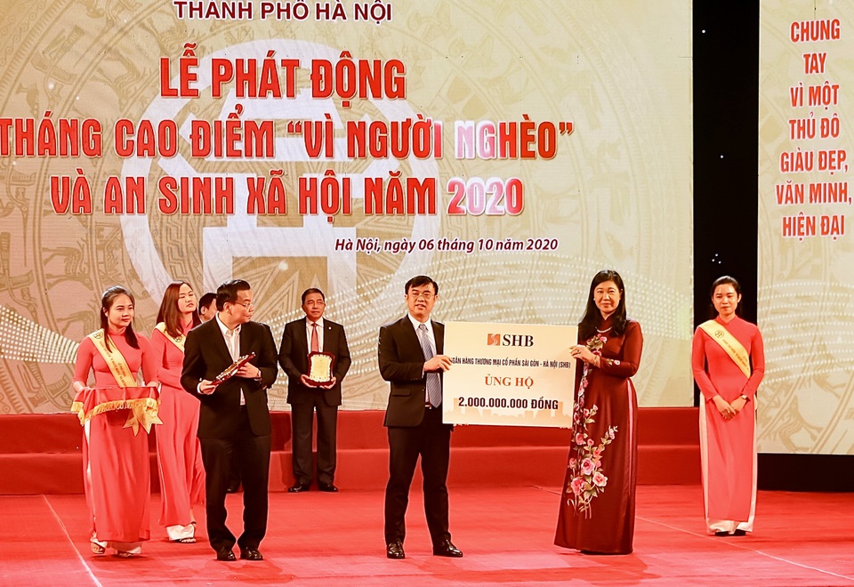 “Bầu Hiển” ủng hộ quỹ Vì người nghèo TP Hà Nội 5 tỷ đồng - 2 “Bầu Hiển” ủng hộ quỹ Vì người nghèo TP Hà Nội 5 tỷ đồng - 2