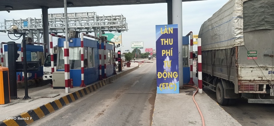 Bắt đầu thu phí tự động không dừng trên quốc lộ 5 từ ngày mai - 2 Bắt đầu thu phí tự động không dừng trên quốc lộ 5 từ ngày mai - 2