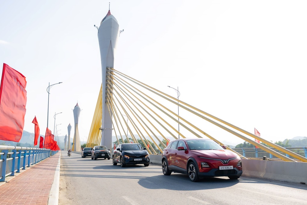 VinFast VF 6: Xe điện tạo nhiều dấu ấn ở phân khúc B-SUV  - 1