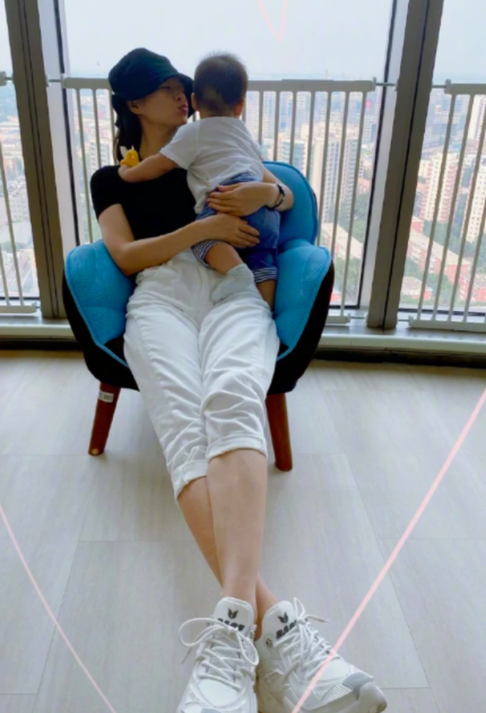 Gia đình hạnh phúc của Chương Tử Di và rocker từng ly hôn - 7 Gia đình hạnh phúc của Chương Tử Di và rocker từng ly hôn - 7