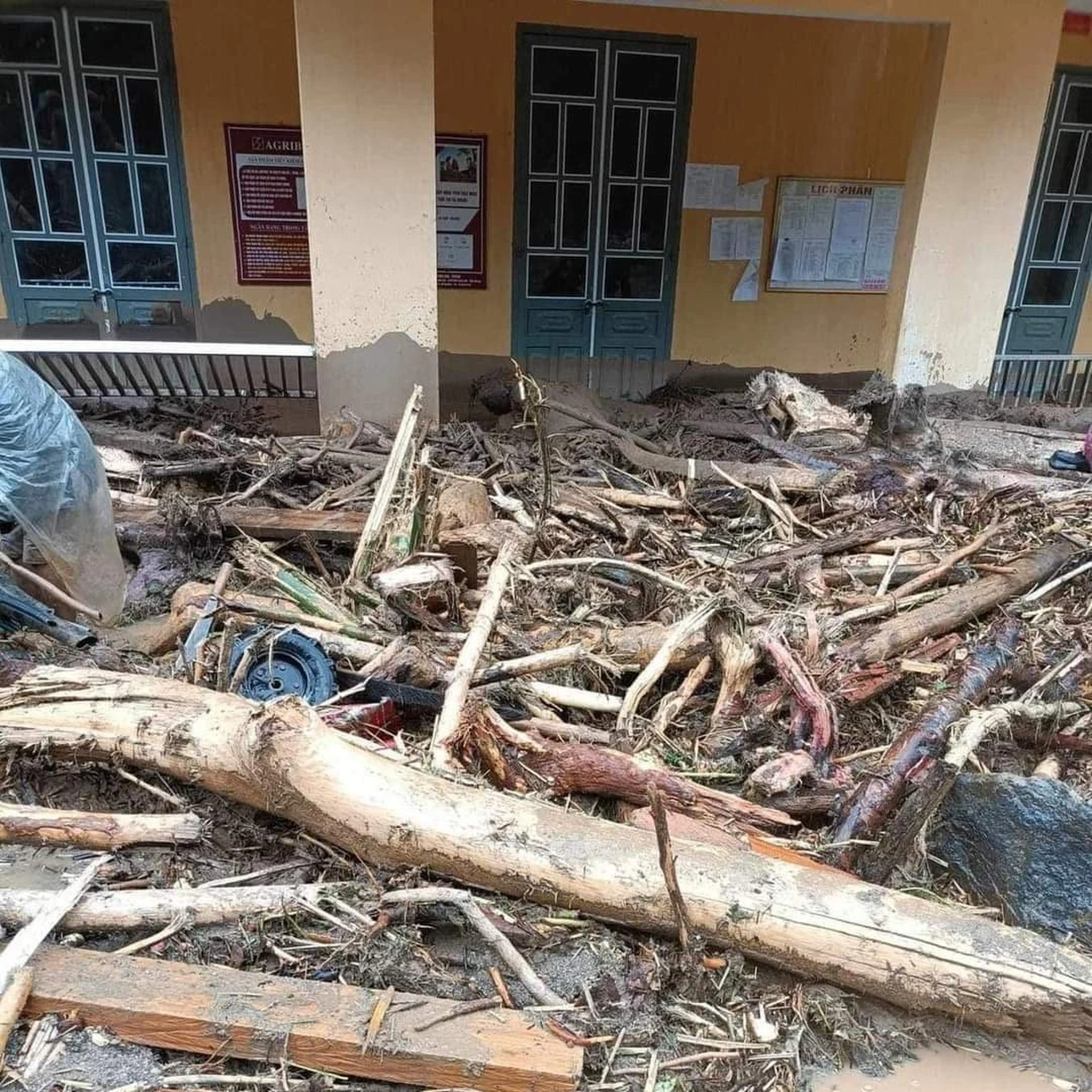Bản làng ở Yên Bái tan hoang sau mưa lũ - 9 Bản làng ở Yên Bái tan hoang sau mưa lũ - 9