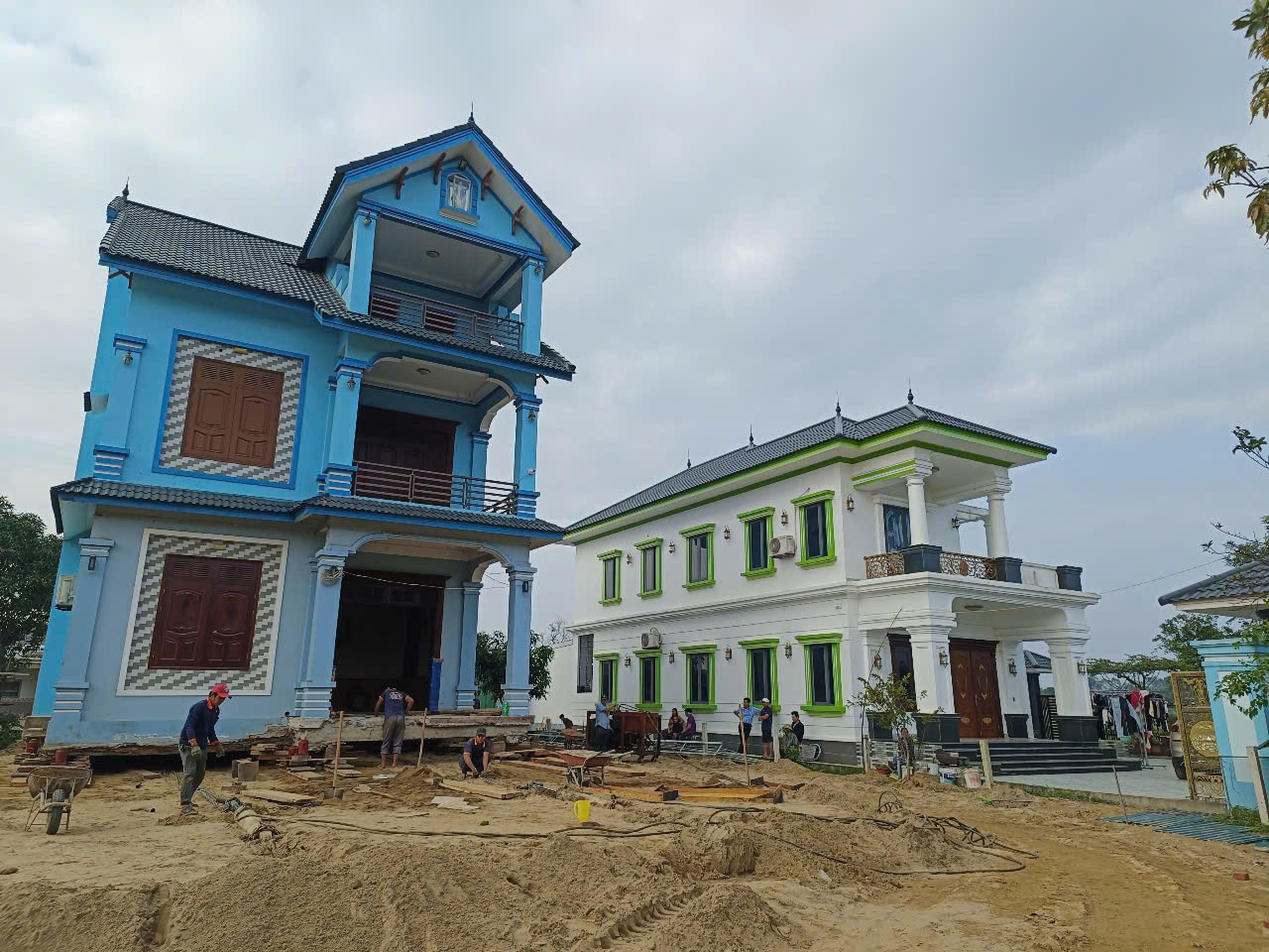 “Thần đèn” 8X và hậu trường những phi vụ nâng nhà bạc tỷ, di dời chục mét - 4 “Thần đèn” 8X và hậu trường những phi vụ nâng nhà bạc tỷ, di dời chục mét - 4