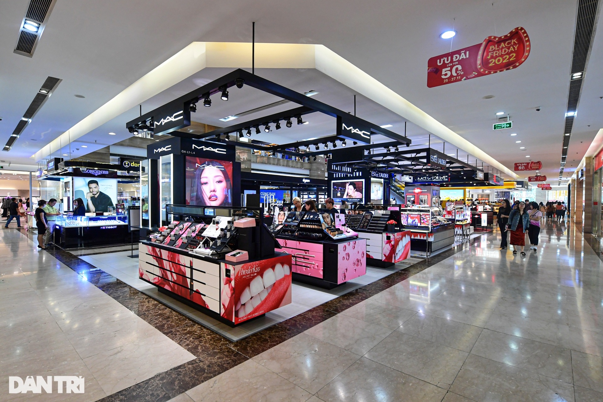 Lỉnh kỉnh túi lớn túi bé săn sale Black Friday, hóa đơn chục triệu đồng - 13 Lỉnh kỉnh túi lớn túi bé săn sale Black Friday, hóa đơn chục triệu đồng - 13