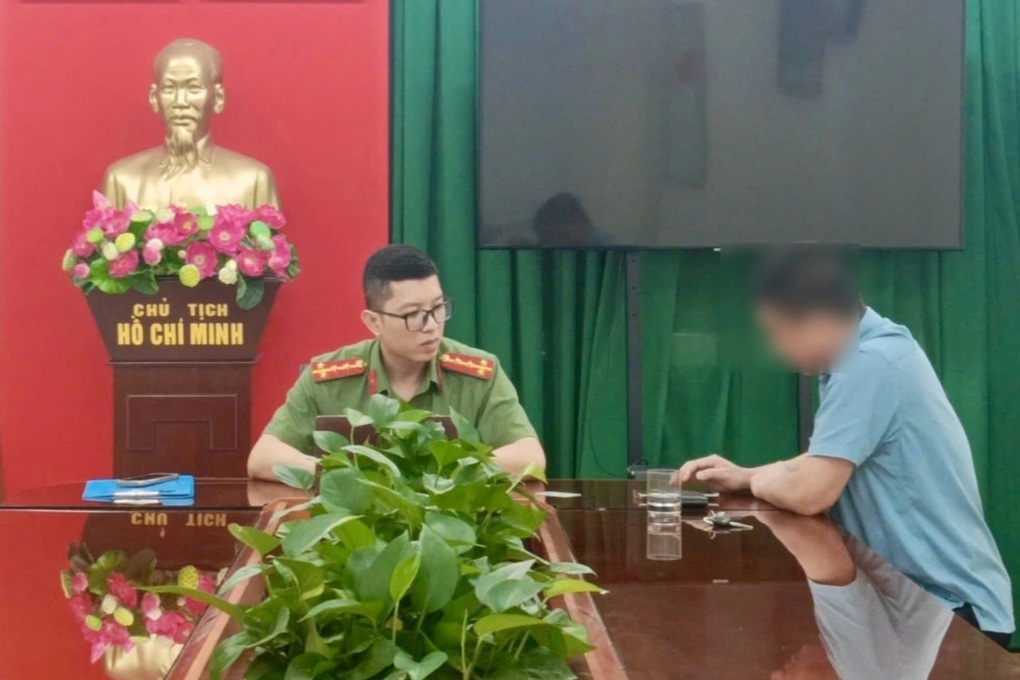 Triệu tập người đàn ông đăng hình ảnh sai sự thật liên quan lễ diễu binh - 1 Triệu tập người đàn ông đăng hình ảnh sai sự thật liên quan lễ diễu binh