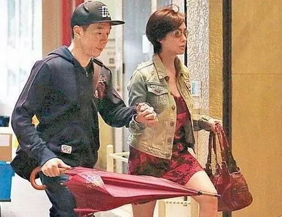 Mỹ nhân từng đau lòng vì Châu Tinh Trì xinh đẹp, hạnh phúc ở tuổi 51 - 6 Mỹ nhân từng đau lòng vì Châu Tinh Trì xinh đẹp, hạnh phúc ở tuổi 51 - 6