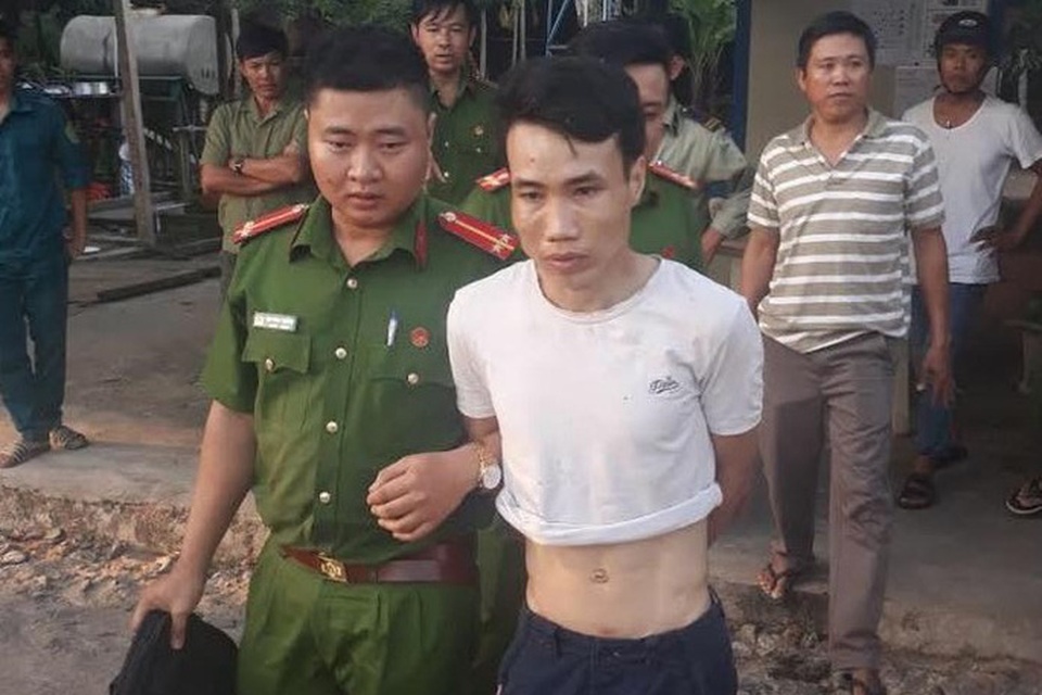 Sát hại vợ cũ vì con gái không cho ôm - 1 Sát hại vợ cũ vì con gái không cho ôm - 1