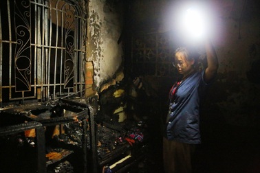 Phút cứu 2 người bất thành trong ngôi nhà cháy ở TPHCM