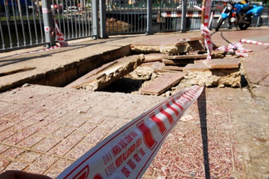 Xuất hiện “hố tử thần” trên đường Trường Sa