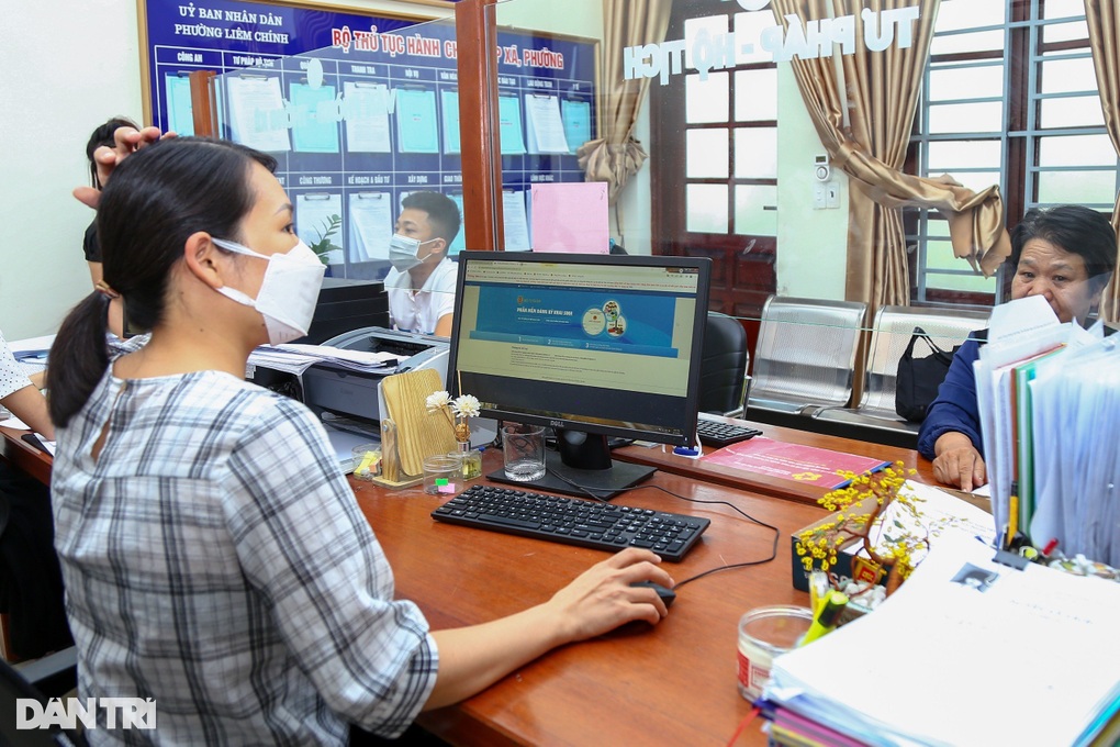 Bảng lương cán bộ, công chức giữ chức vụ lãnh đạo mới khi nào ban hành? - 1 Bảng lương cán bộ, công chức giữ chức vụ lãnh đạo mới khi nào ban hành? - 1