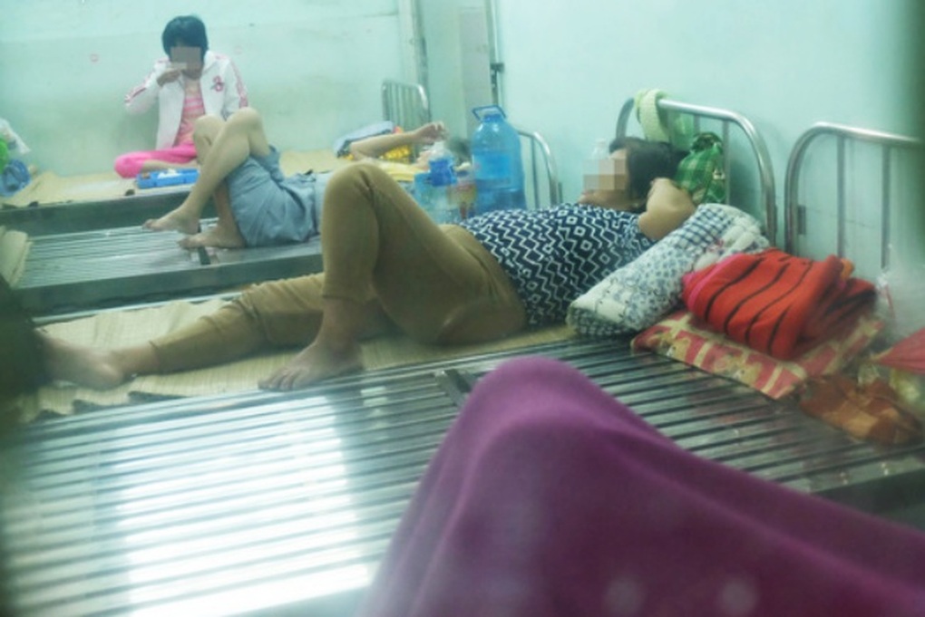 Ghi nhận nhiều trường hợp kích động, nói nhảm, muốn tự sát ở TPHCM - 1 Ghi nhận nhiều trường hợp kích động, nói nhảm, muốn tự sát ở TPHCM - 1