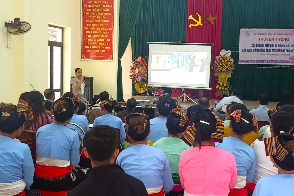 Nỗ lực giảm khoảng cách giới trong lĩnh vực chính trị - 1 Nỗ lực giảm khoảng cách giới trong lĩnh vực chính trị - 1