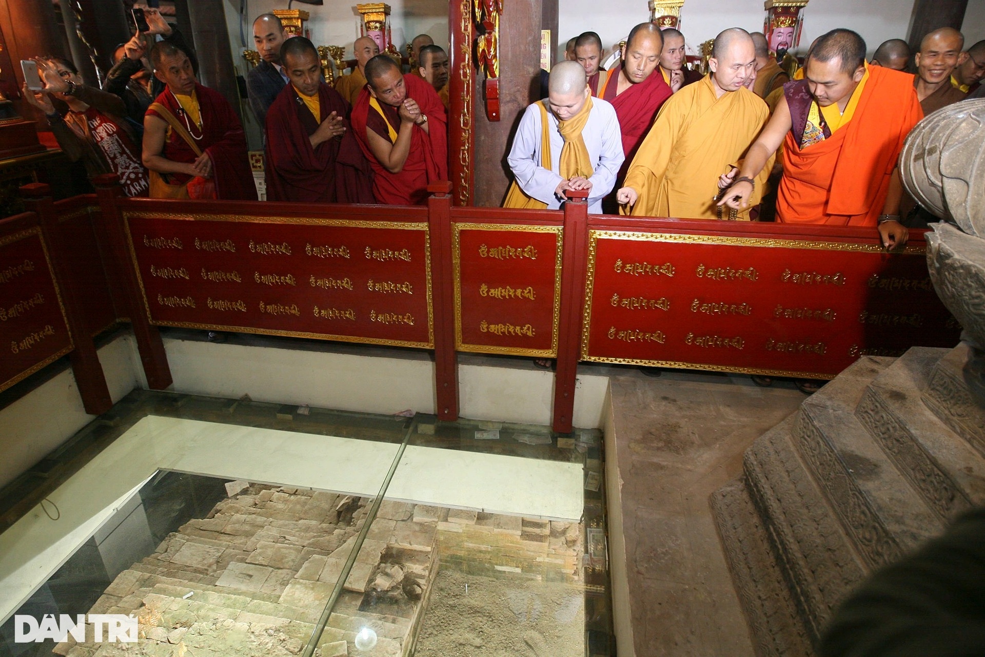 Hai bảo vật quốc gia độc bản nghìn năm tuổi chùa Phật Tích - 10
