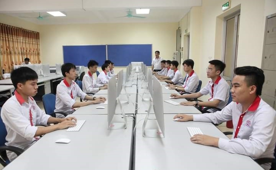 Nam sinh hệ đào tạo 9+ đạt 7.5 IELTS: Mơ ước thành lập trình viên - 2 Nam sinh hệ đào tạo 9+ đạt 7.5 IELTS: Mơ ước thành lập trình viên - 2