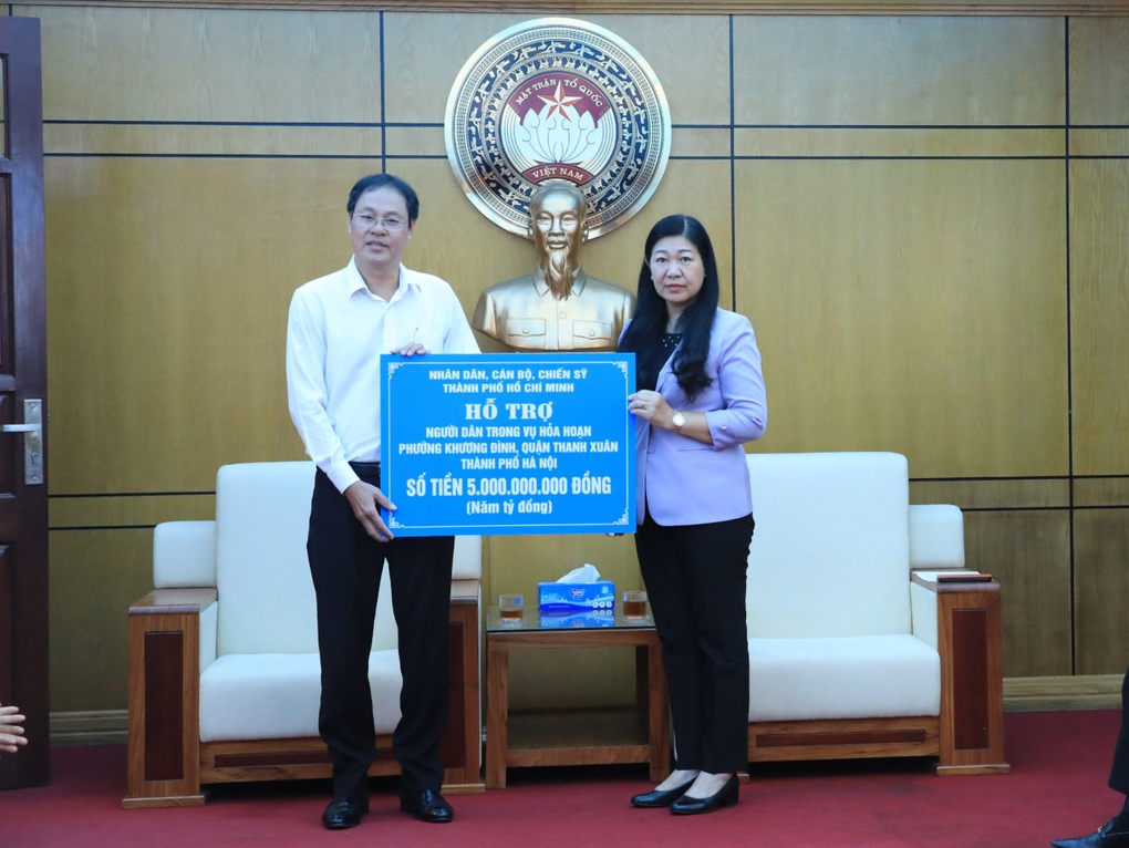 Bí thư Hà Nội viết thư cảm ơn TPHCM hỗ trợ sau vụ cháy chung cư mini - 1 Bí thư Hà Nội viết thư cảm ơn TPHCM hỗ trợ sau vụ cháy chung cư mini - 1