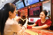 Giá vàng giảm mạnh, chuyên gia cảnh báo sẽ có thay đổi bất ngờ