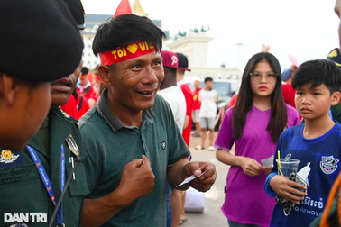 Campuchia chơi đẹp, cổ động viên Việt Nam có thêm cơ hội nhận vé bóng đá