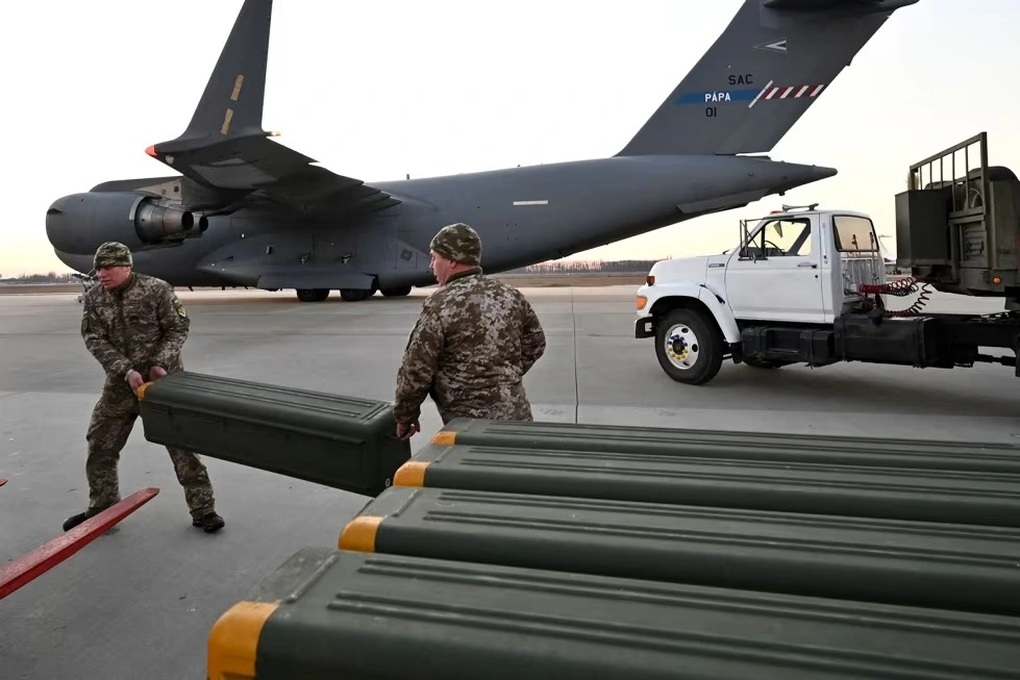 Mỹ có thể chậm bàn giao vũ khí cho Ukraine do chính phủ đóng cửa một phần - 1