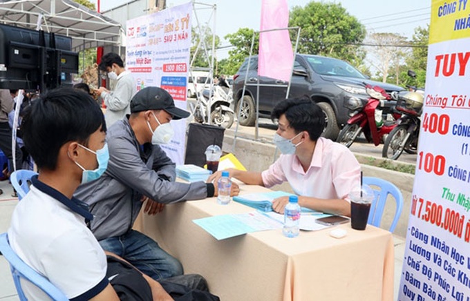 Sở LĐ-TB&XH tỉnh Đồng Tháp cho biết, để kết nối cung - cầu lao động, từ đầu năm đến nay, Trung tâm Dịch vụ việc làm tỉnh Đồng Tháp đã tổ chức 4 phiên giao dịch việc làm tại TP Cao Lãnh.