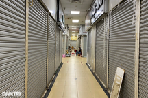 Tiểu thương chợ thời trang lớn nhất TPHCM đồng loạt đóng sạp