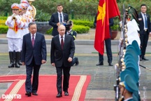 Việt Nam bắn 21 phát đại bác chào mừng Tổng thống Nga Putin