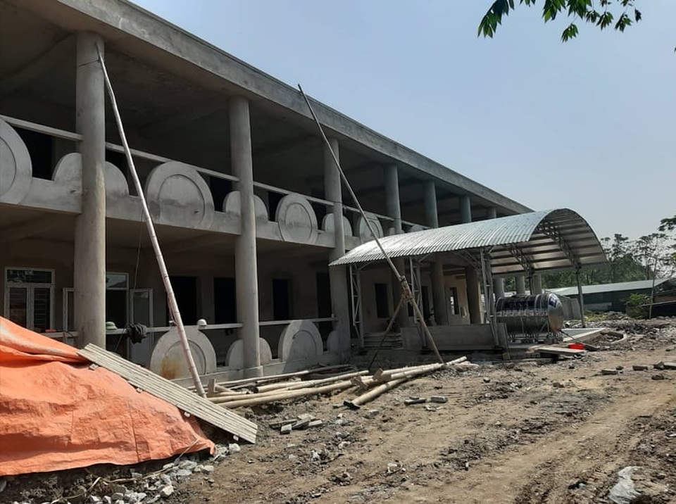 Rầm rộ khởi công các dự án trường học rồi đồng loạt “đắp chiếu” - 5 Rầm rộ khởi công các dự án trường học rồi đồng loạt “đắp chiếu” - 5
