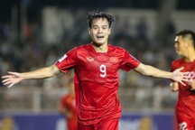 Văn Toàn, Đình Bắc lập công, tuyển Việt Nam hạ gục Philippines