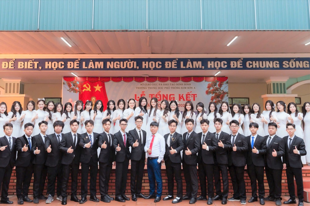 Lớp học có thủ khoa toàn quốc, bội thu điểm 10 ở Ninh Bình - 4 Lớp học có thủ khoa toàn quốc, bội thu điểm 10 ở Ninh Bình - 4