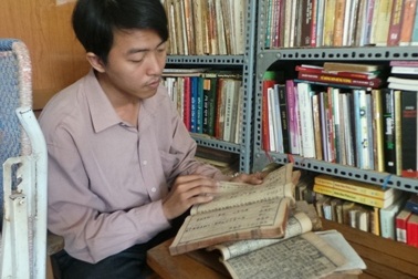 Chàng trai 8X sở hữu hơn 2.000 đầu sách cổ