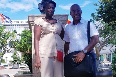 Thêm 2 chuyên gia y tế Cu Ba sang làm việc tại Quảng Bình