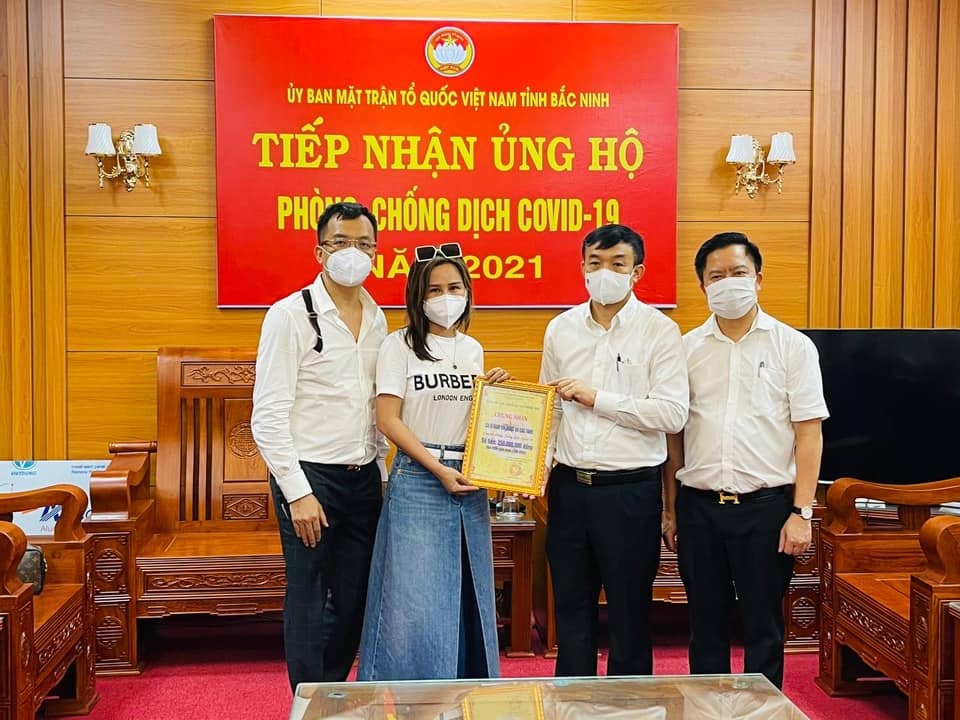 Nghệ sĩ Việt ủng hộ tiền, vật tư y tế giúp Bắc Giang chống dịch Covid-19 - 6 Nghệ sĩ Việt ủng hộ tiền, vật tư y tế giúp Bắc Giang chống dịch Covid-19 - 6
