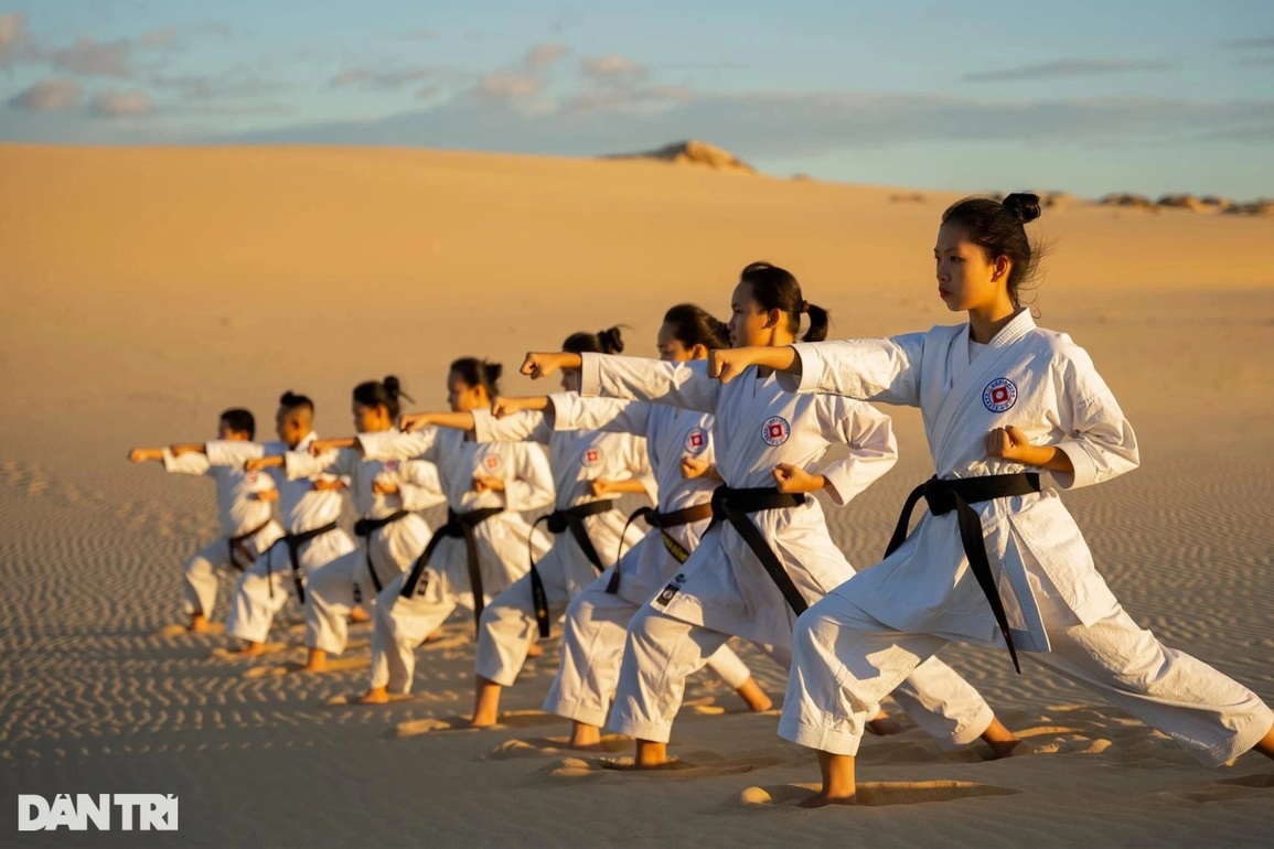 Muốn đạt thành tích cao tại các giải Karate cần chuyên nghiệp từ cơ sở - 3 Muốn đạt thành tích cao tại các giải Karate cần chuyên nghiệp từ cơ sở - 3