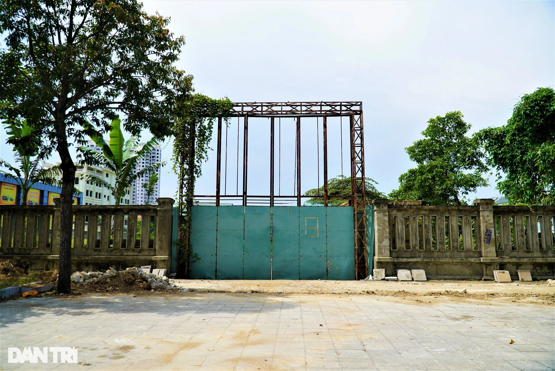 Dự án khách sạn 5 sao ở khu đất vàng sau hơn một thập kỷ vẫn bỏ hoang - 3 Dự án khách sạn 5 sao ở khu đất vàng sau hơn một thập kỷ vẫn bỏ hoang - 3