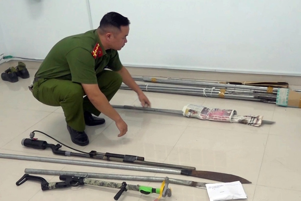 Bắt khẩn cấp 37 người liên quan đến vụ 80 thanh niên hỗn chiến trên quốc lộ - 2 Bắt khẩn cấp 37 người liên quan đến vụ 80 thanh niên hỗn chiến trên quốc lộ - 2