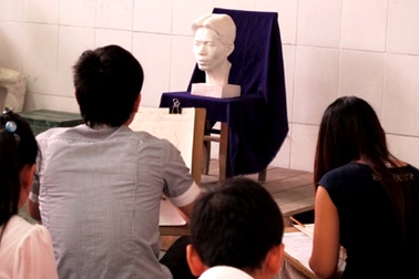 Thí sinh dự thi đại học môn năng khiếu bắt đầu vào “cuộc đua”