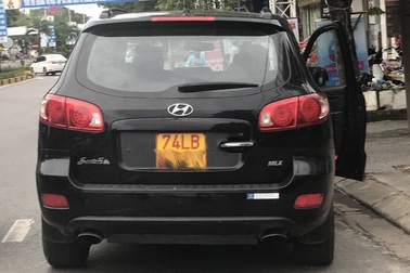 Quảng Trị: Chủ xe biển vàng “đau đầu” vì không còn hưởng thuế suất ưu đãi