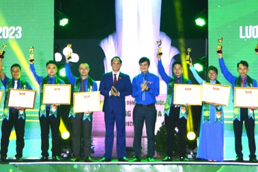 Trao giải thưởng Lương Định Của cho 42 nhà nông trẻ xuất sắc