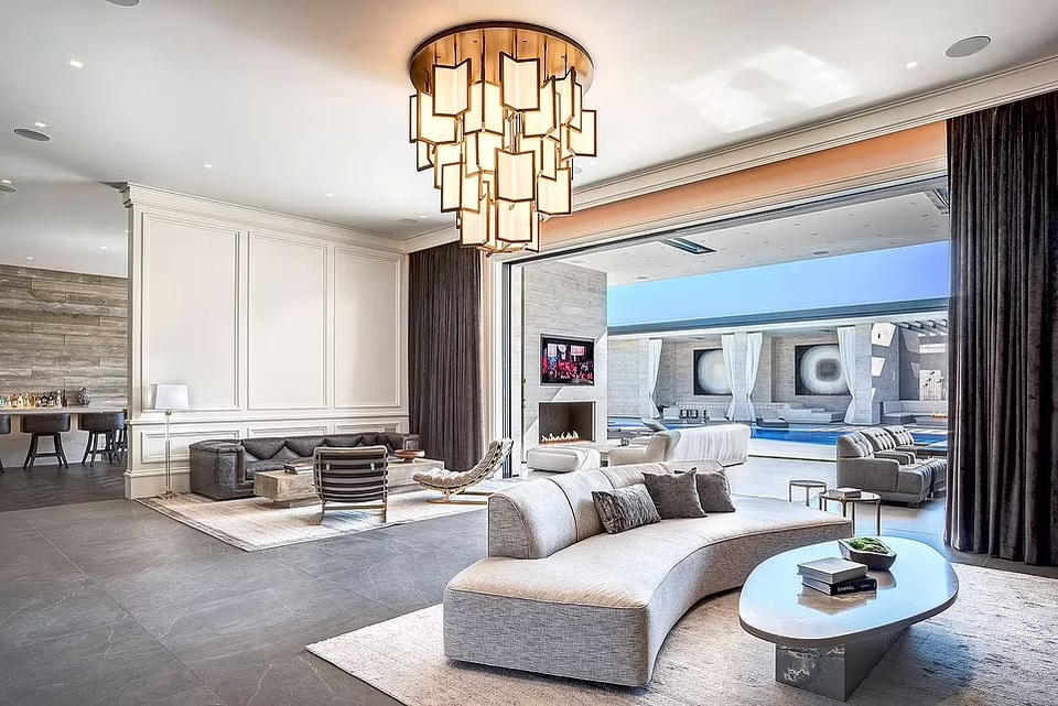 Cận cảnh mảnh đất siêu khủng mà tỷ phú Kylie Jenner mới tậu - 4 Cận cảnh mảnh đất siêu khủng mà tỷ phú Kylie Jenner mới tậu - 4