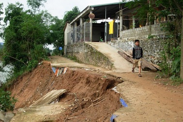 Truy bắt “cát tặc”, Phó phòng Cảnh sát môi trường bị thương