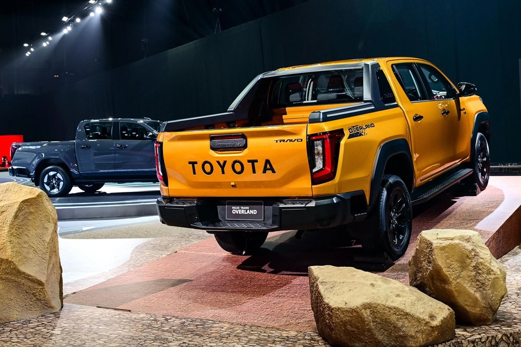 Toyota Hilux 2026 có thể chốt giá lên tới 1,1 tỷ đồng khi về Việt Nam - 2 Toyota Hilux 2026 có thể chốt giá lên tới 1,1 tỷ đồng khi về Việt Nam - 2