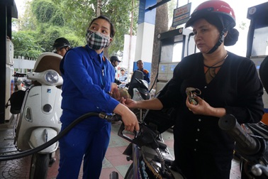 Điều hành, quản lý giá xăng dầu: Có cạnh tranh mới hết tai tiếng!