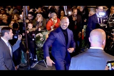 Dwayne Johnson quảng bá phim ở Paris