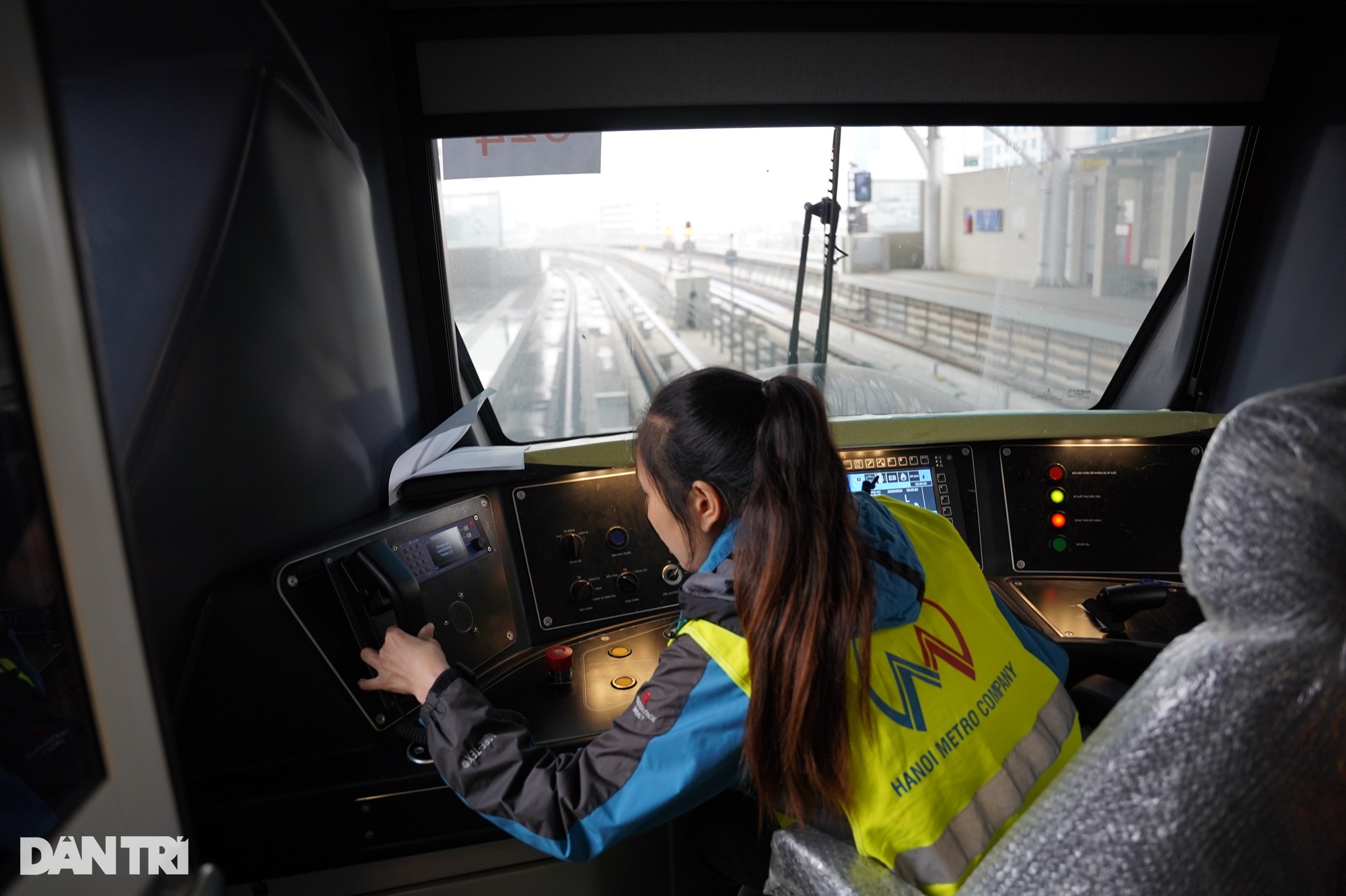 2 nữ lái tàu metro duy nhất của Hà Nội và TPHCM - 7 2 nữ lái tàu metro duy nhất của Hà Nội và TPHCM - 7