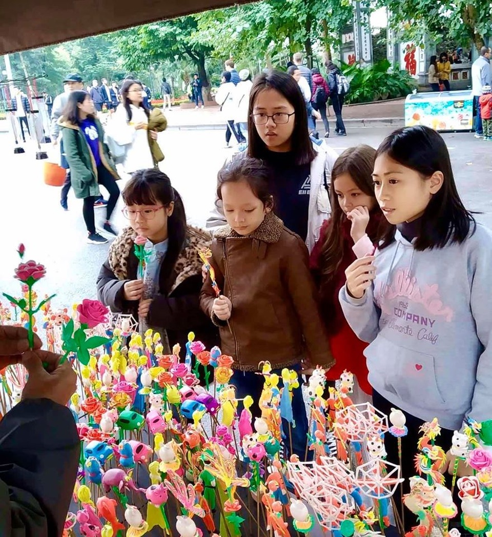 Diva Hồng Nhung xúc động mùa Noel hai con biết tự chăm nhau lúc mẹ bận - 12 Diva Hồng Nhung xúc động mùa Noel hai con biết tự chăm nhau lúc mẹ bận - 12