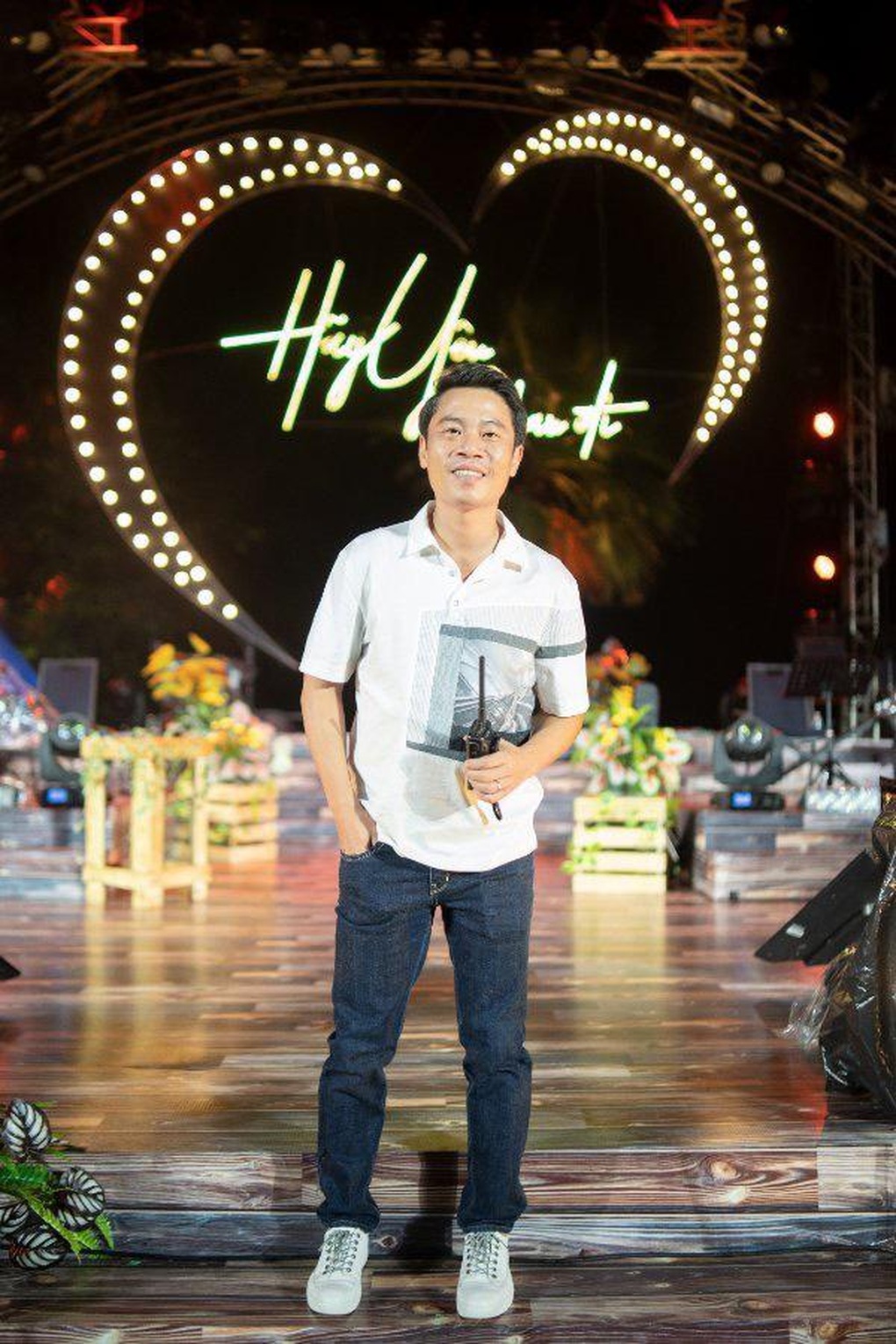 Bằng Kiều, Thu Phương đầy cảm xúc trong đêm nhạc Hãy yêu nhau đi do Phạm Hoàng Giang đạo diễn - 4 Bằng Kiều, Thu Phương đầy cảm xúc trong đêm nhạc Hãy yêu nhau đi do Phạm Hoàng Giang đạo diễn - 4