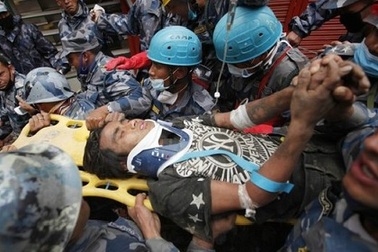 Nepal: Thiếu niên sống sót thần kỳ sau 5 ngày bị vùi lấp