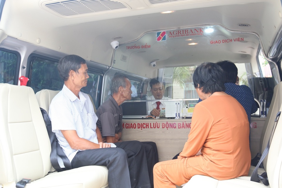 Gia tăng nguồn vốn phục vụ tiêu dùng tại địa bàn “Tam nông” - 1 Gia tăng nguồn vốn phục vụ tiêu dùng tại địa bàn “Tam nông” - 1