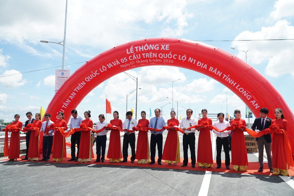 Thông xe cầu Tân An trên Quốc lộ 1 - 1 Thông xe cầu Tân An trên Quốc lộ 1 - 1
