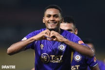 Khoảnh khắc chói sáng của ngoại binh mang 3 điểm quý giá về cho Hà Nội FC