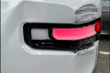 Chi phí sửa chữa cao đến khó tin của một chiếc xe bán tải điện